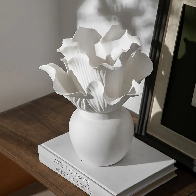 Hand made ceramic vase1